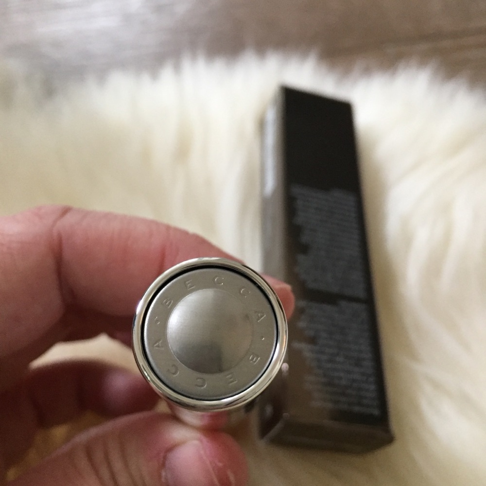 SOLD   BECCA Gloss • Sparkling Champagne Lip Gloss - Picture 5 of 7